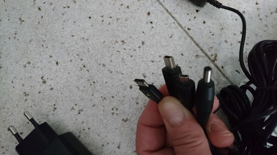 Lote 9 Carregadores Nokia, Samsung, ZTE, Cabos