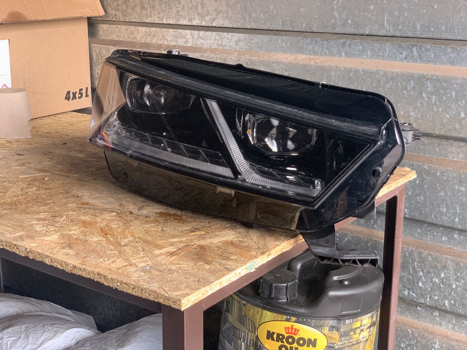 Фара передня права Шкода Октавія А8, Skoda Octavia A8 5E4 941 016 А