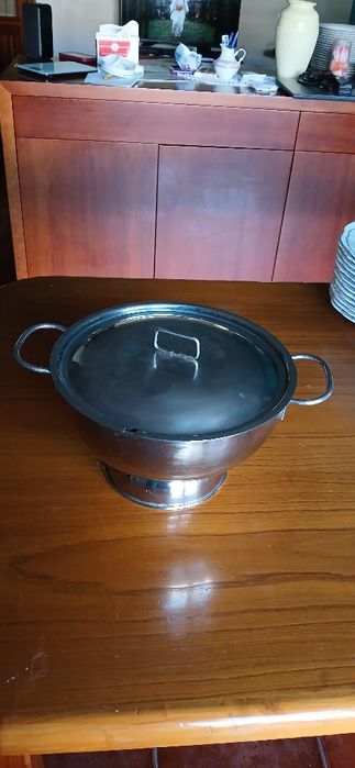 Terrina de inox, com tampa