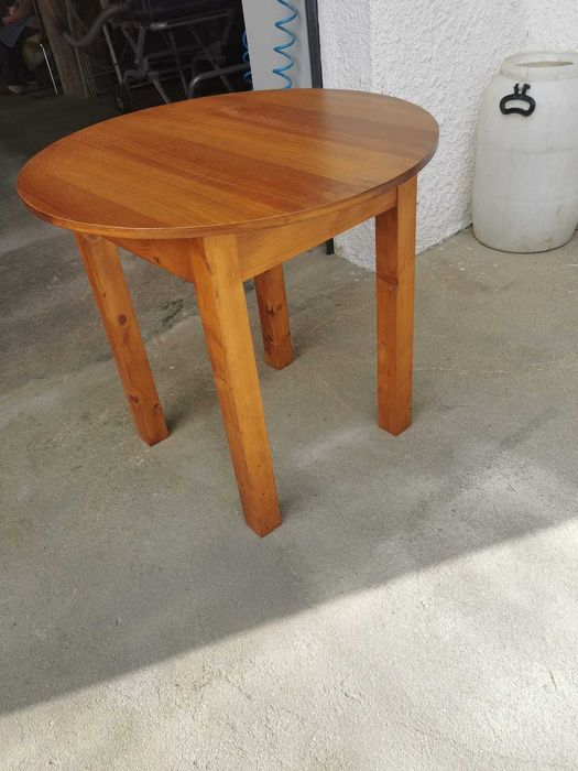 Mesa redonda pequena