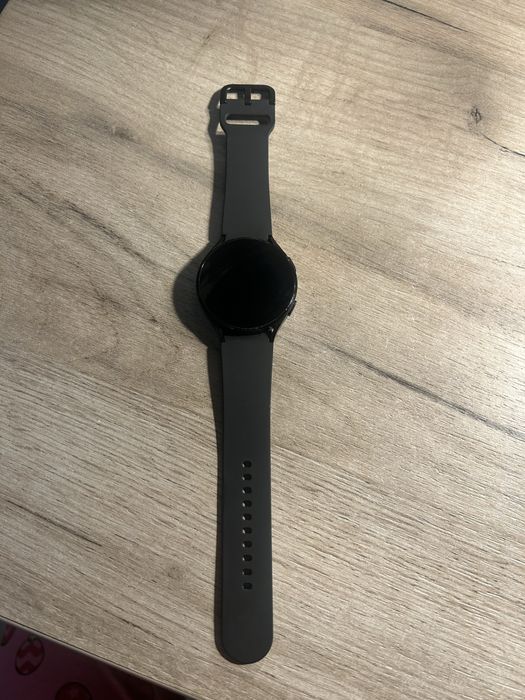 Samsung Galaxy Watch 4 LTE czarny – dzwoni bez telefonu