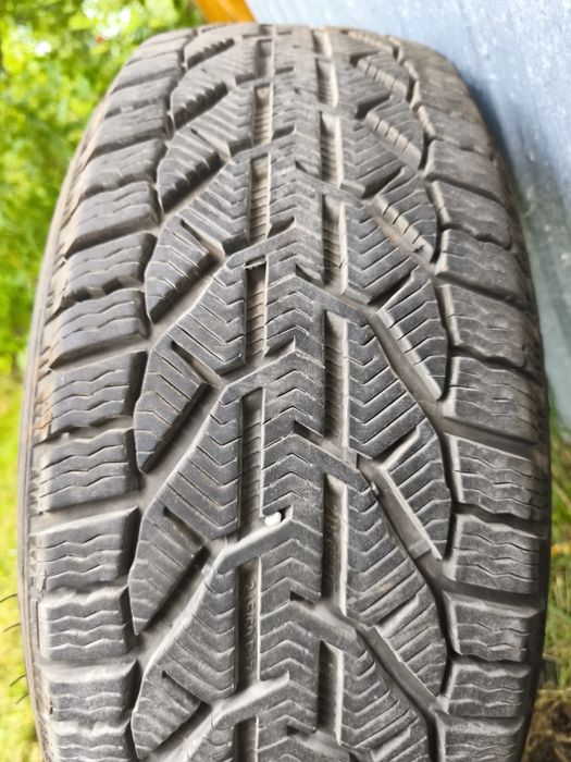 Opony zimowe SUV 215/60R 17 jak nowe