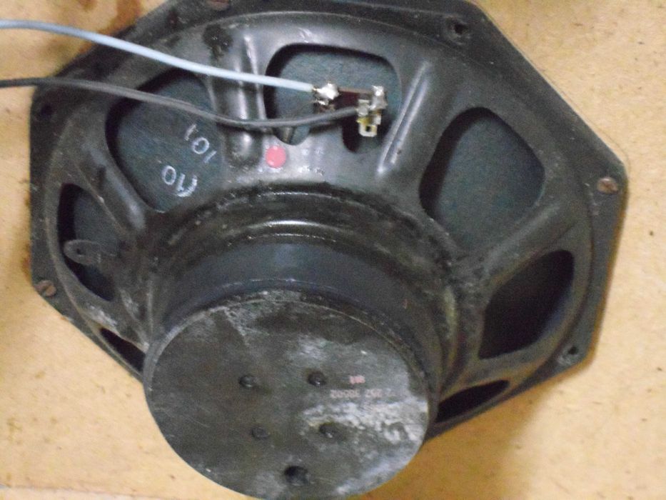 Colunas de som, grandes e fortes