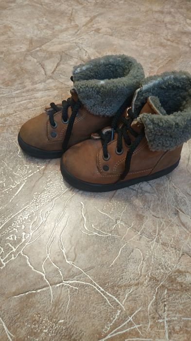 Ботинки 24 размер по стельке 14,5