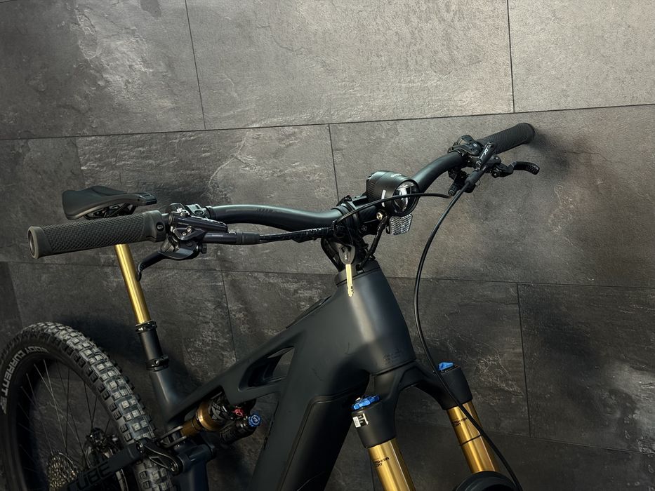 Cube Stereo Actionteam ONE44 двопідвісний карбоновий електровелосипед