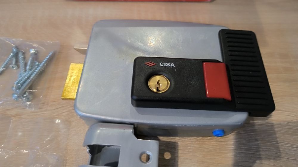 Замок накладний електромеханічний Cisa 1.11630.50.2