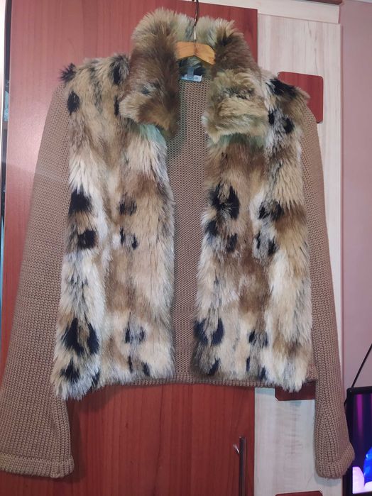 Жіноча кофтинка з мехом