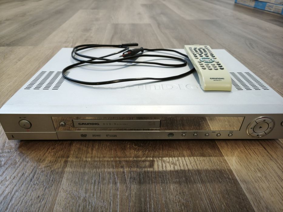 Leitor e gravador de Cd's GRUNDIG