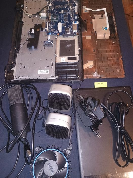 Laptop, tablet graficzny, chlodzenie do procesora mikrofon zasilacze