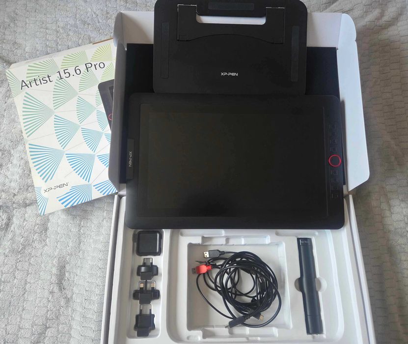 Tablet graficzny z ekranem dotykowym XP-Pen Artist 15.6 Pro czarny