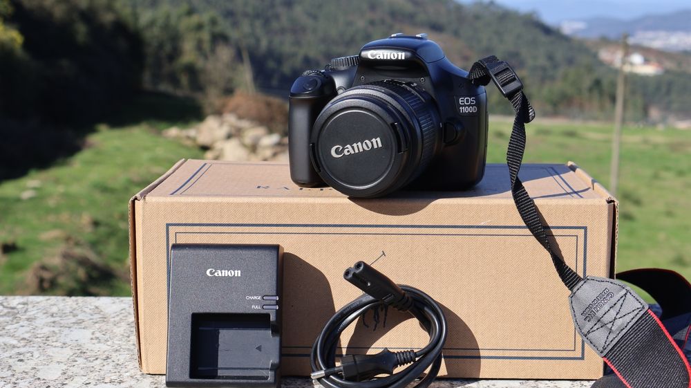 Canon EOS 1100D + EFS 18-55mm