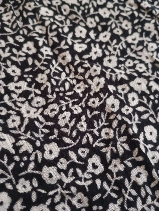 H&M 36r. Długa czarna spódnica maxi w białe kwiatki