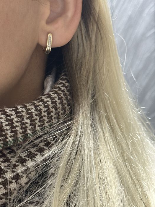 Золгтые серьги с бриллиантами