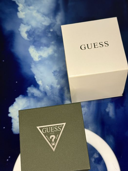 Продам оригинальные часы Guess