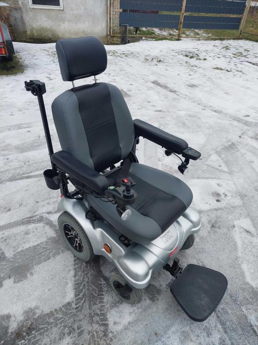 Wózek inwalidzki elektryczny