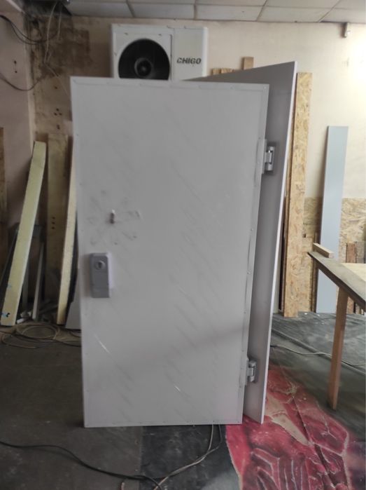 Холодильные двери