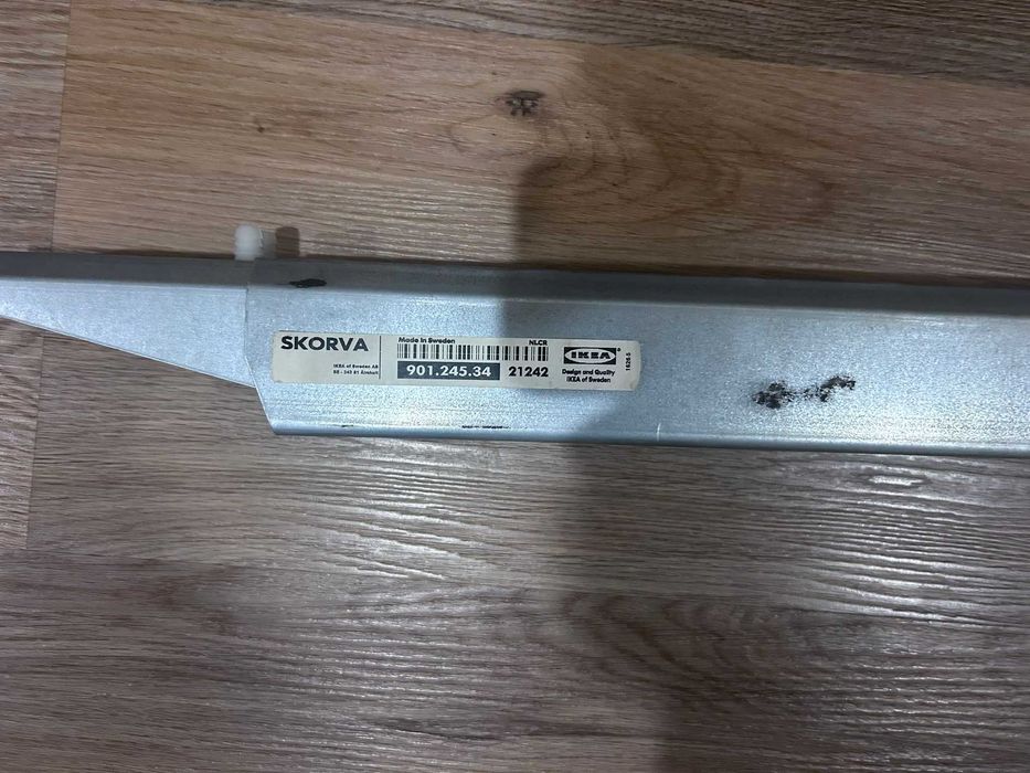 Estrado IKEA Luroy + trave Skorva