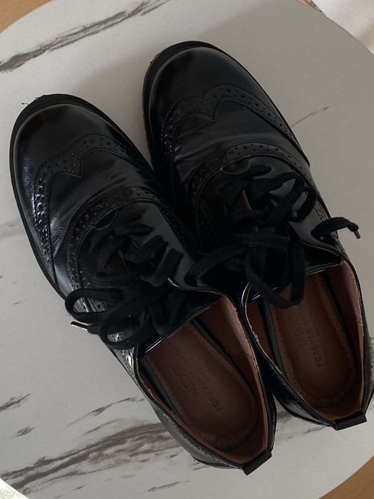 Loafersy “lakierowane”