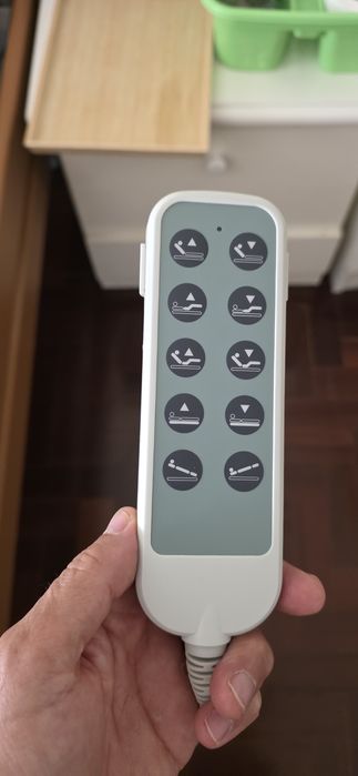 Cama geriatrica articulada