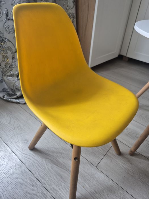 Stolik z krzesełkami