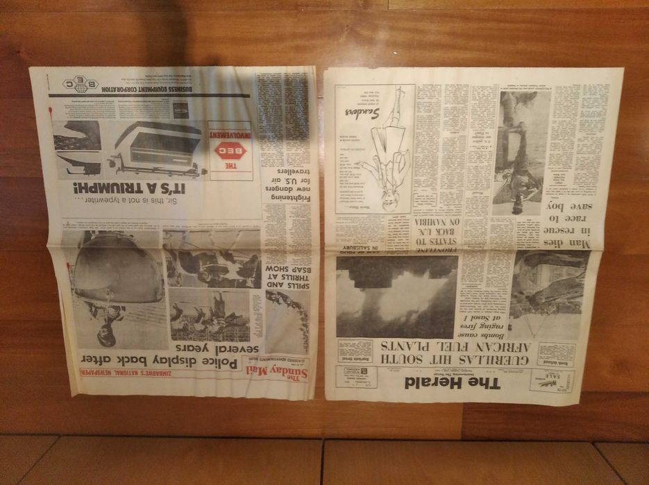 Folhas de jornais do Zimbábue de 1980