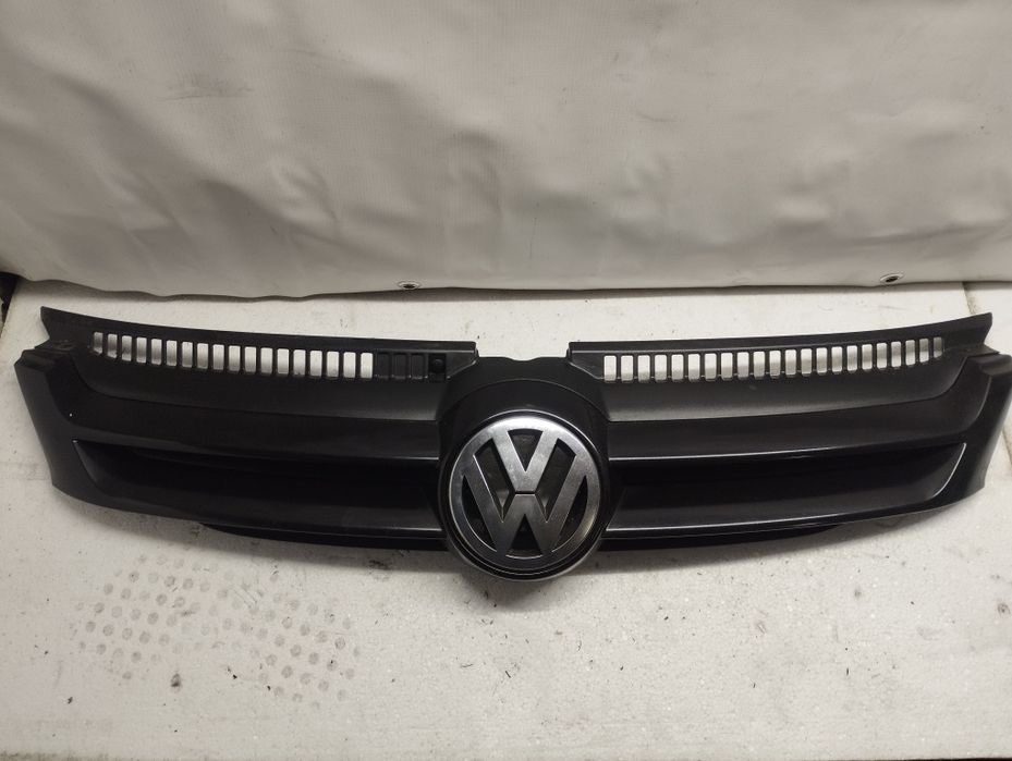 Volkswagen Golf V grill przedni