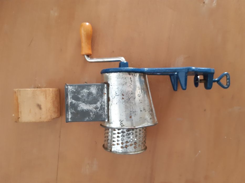 Moedor em ferro  antigo