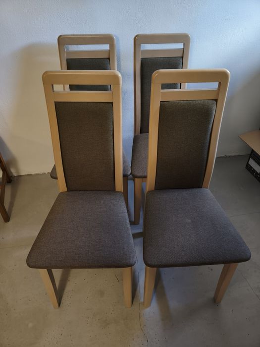 Stół  140/180cm-80cm z 4 krzesłami