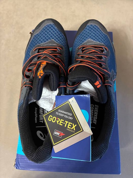 Asics  на gore-tex