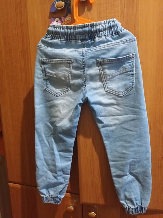 Продам джинсы reserved
