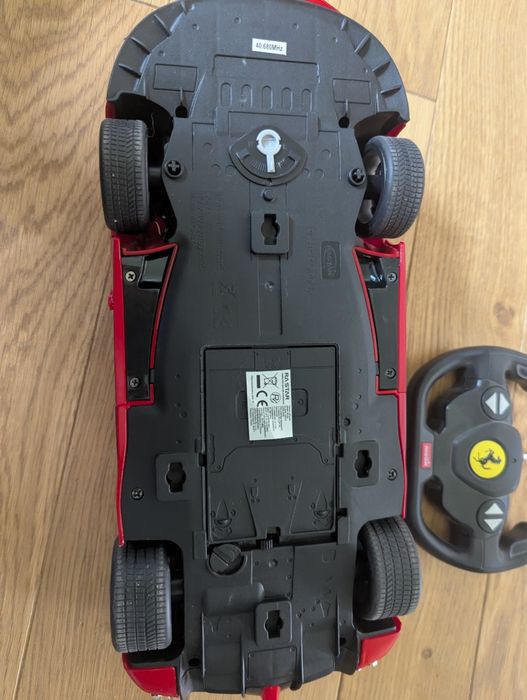 Zdalnie sterowane Ferrari 1:14 Rastar z pilotem 2.4 Ghz