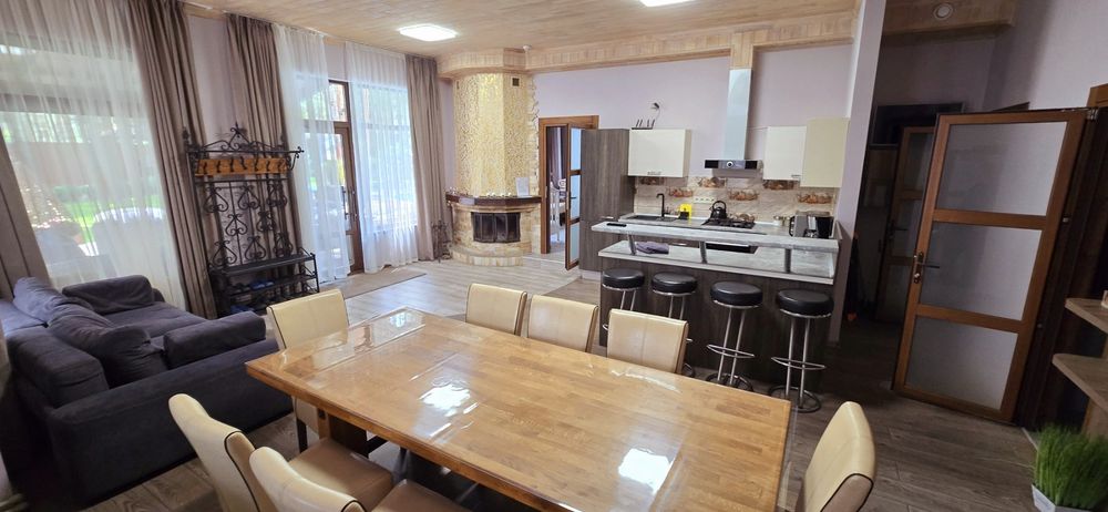 Світло постійне. Оренда будинку подобово.  Бассейн, чан с подогревом.