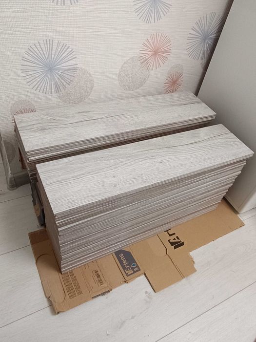 Sprzedam płytki podłogowe