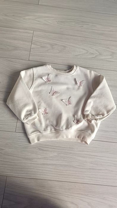 Sprzedam bluzy rozm.104/110/116