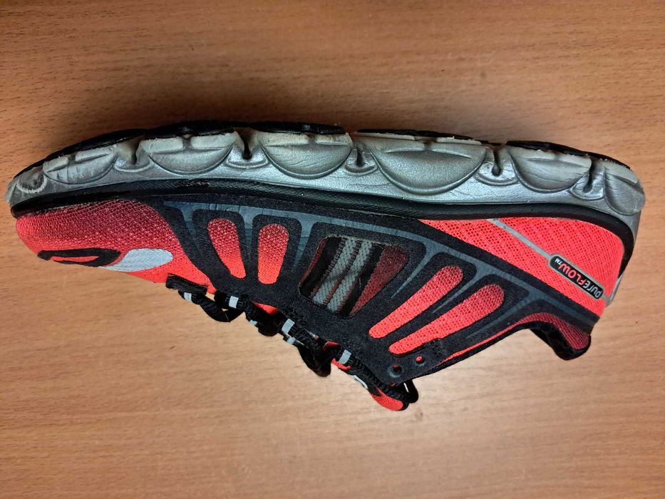 Оригинальные ДЕТСКИЕ Кроссовки Brooks 
   размер 37.5