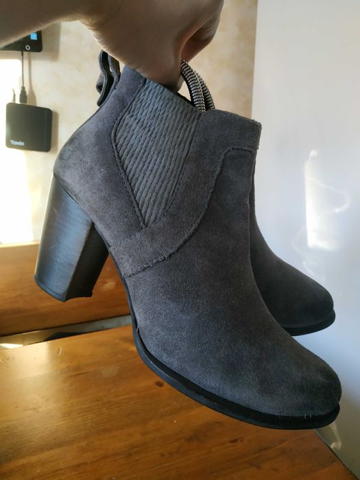 Сірі весільні замшеві ботильйони на підборах УГИ UGG 41 розмір/26,5 см