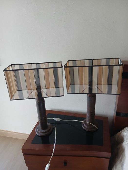 Mobília de quarto (cama + mesas cabeceira + cómoda + espelho) madeira maciça design italiano
