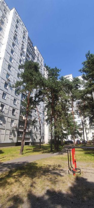 метро Лісова - Чернігівська, Мілютенко 17 В.