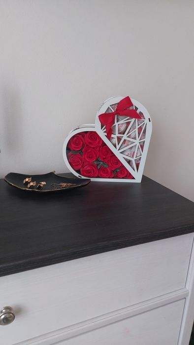 Композиція з мильних квітів.