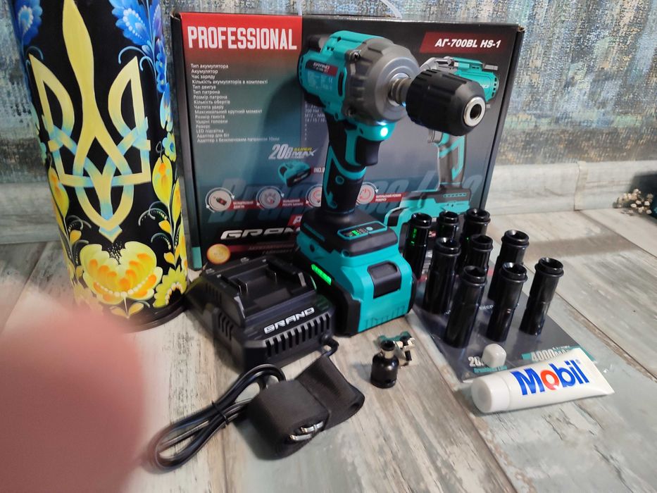 Ударний акумуляторний гайковерт grand 700 нм універсальний з насадками