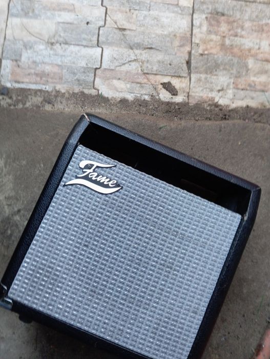 Vendo coluna de amplificador Fame