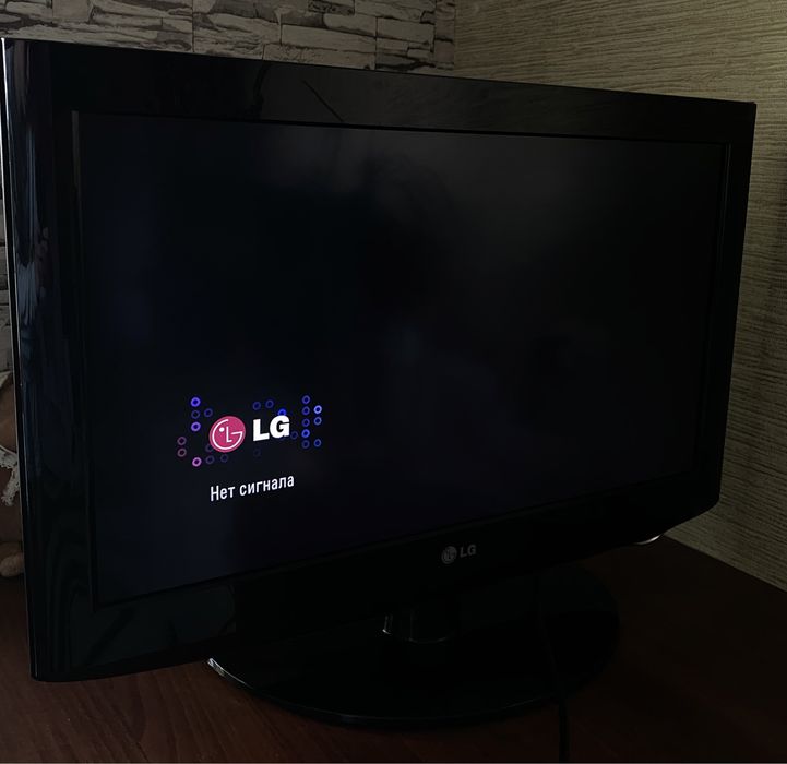 Телевізор LG (Рідкокристалічні) монітор