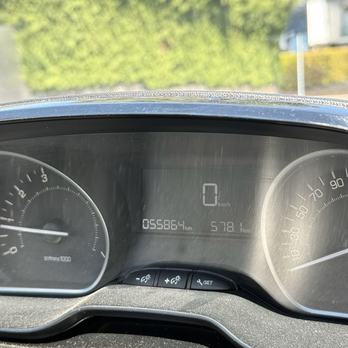Peugeot 2008 1.2 TPh 2017 55km **DESDE 139€**