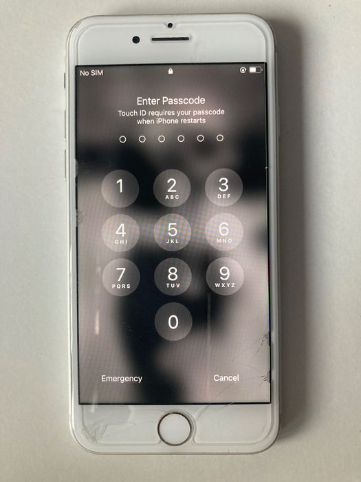 iPhone 8 - 64GB - Bom estado