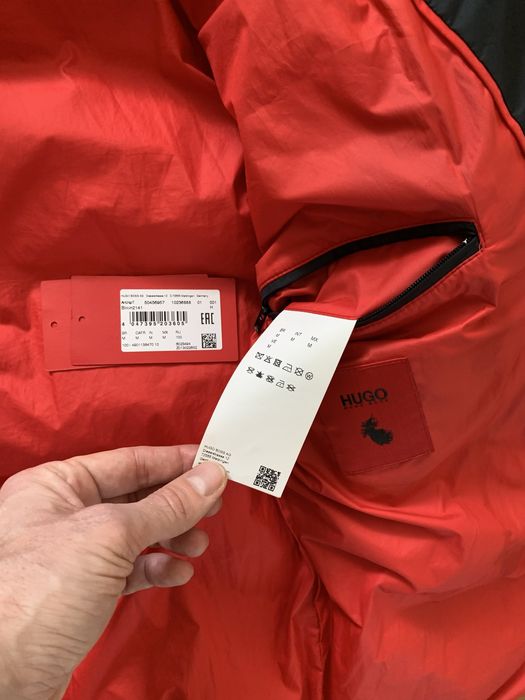 Куртка пуховик Hugo Boss. M