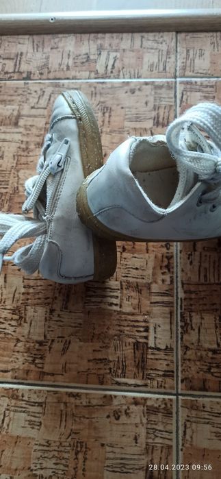 Взуття для дівчаток 22-24р