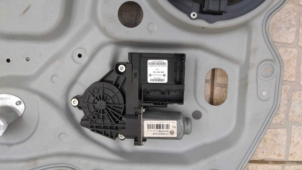 Elevador frente direito VW CADDY