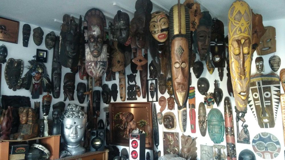 Centenas Máscaras e Estátuas Africanas (coleção)