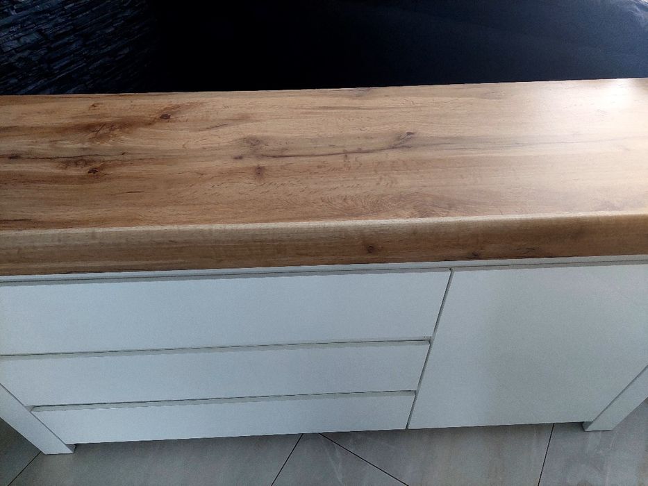 Biała komoda solidna pojemna