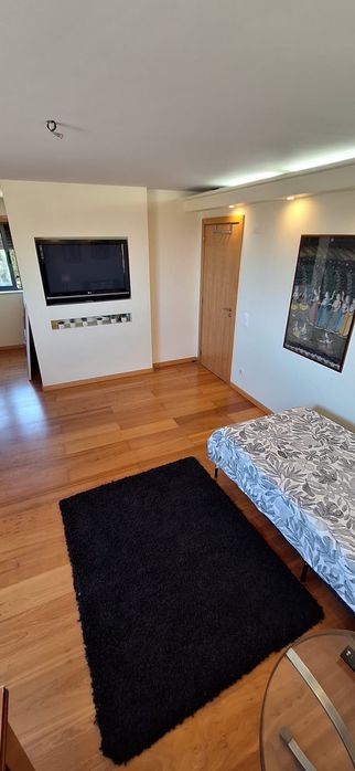 Quarto para arrendar em Braço de Prata – 25 m² | Vista Rio | Prédio Recente